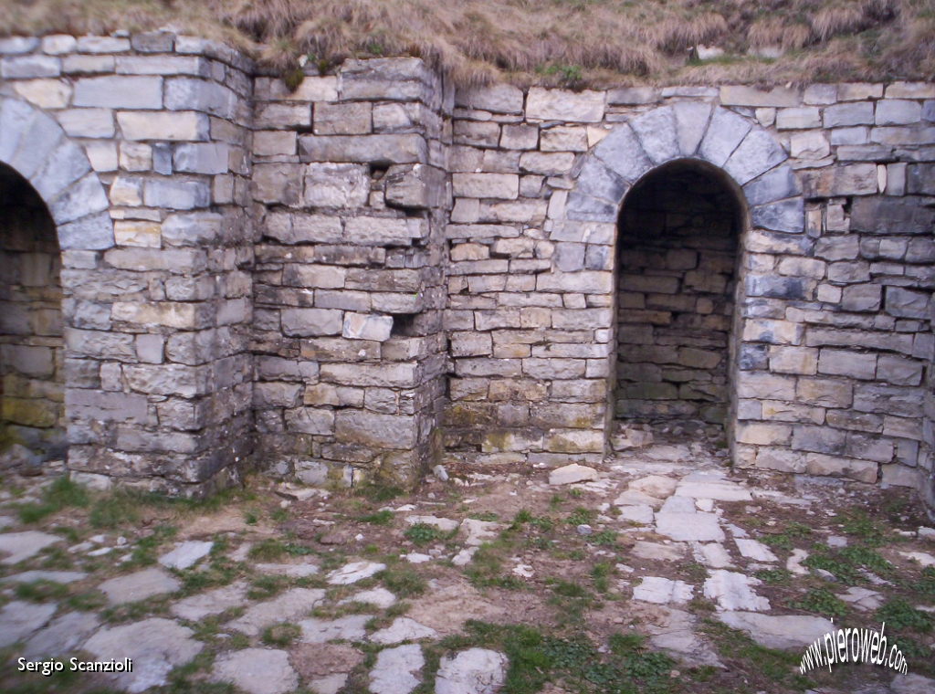21 INTERNO PIAZZOLA.jpg